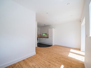 LOUNGE- click for photo gallery